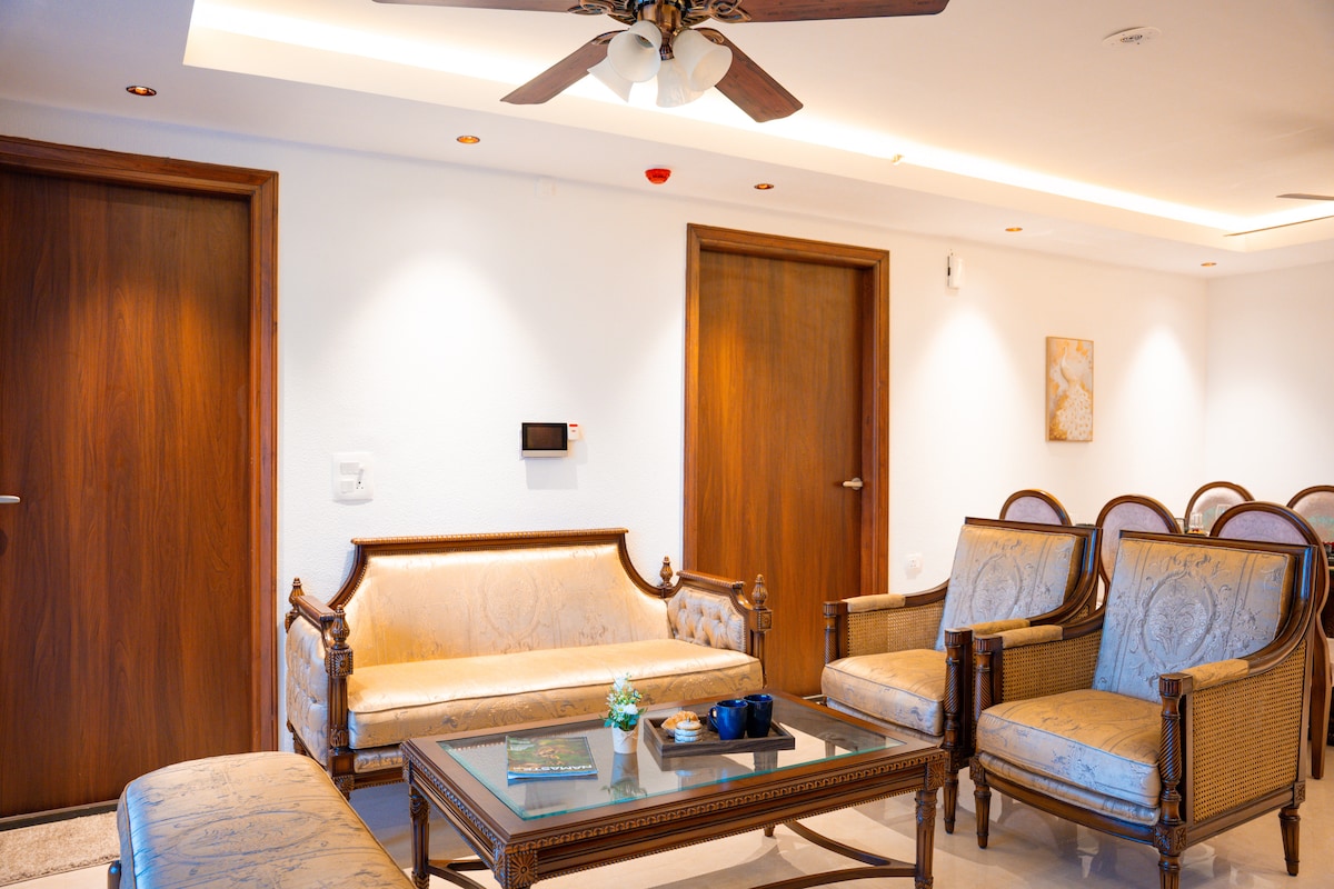The Royal Crown - 3BHK luxury home by Viraalay