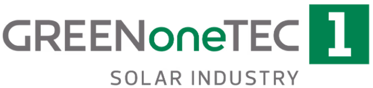 GREENoneTEC-Logo, grauer Text, „one“ grün, grünes Quadrat mit Zahl „1“, Slogan „SOLAR INDUSTRY“ darunter.
