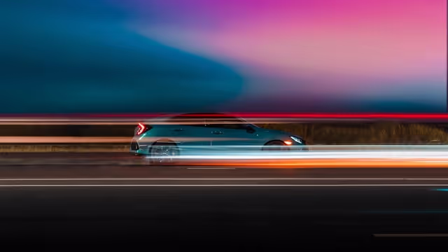 Balancing Scalability and E-Commerce Performance