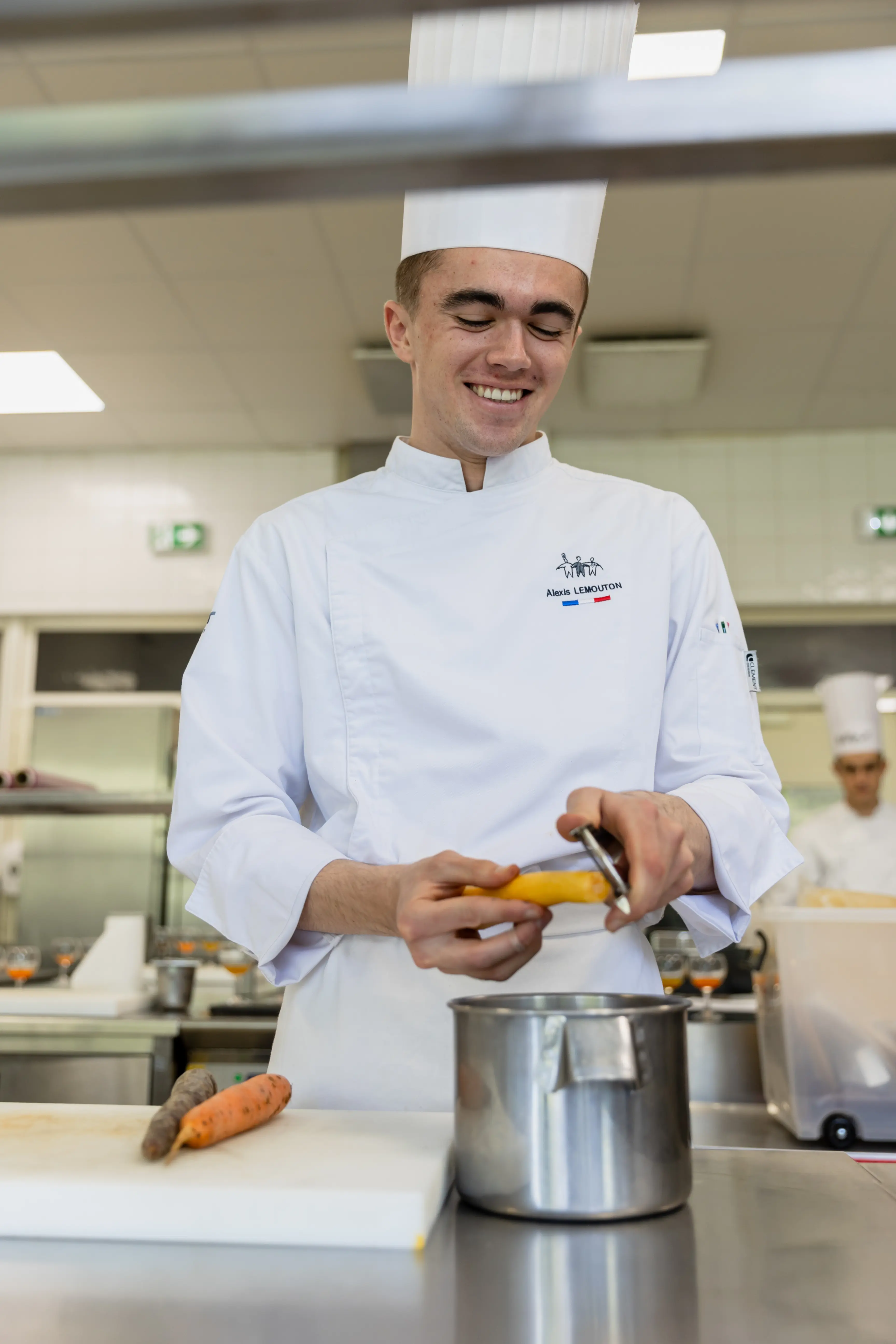 Le comptoir et la cuisine ouverte de Pavyllon Lyon