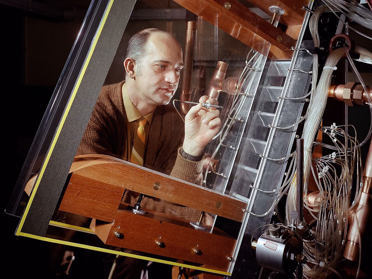 Aircraft and superalloy components