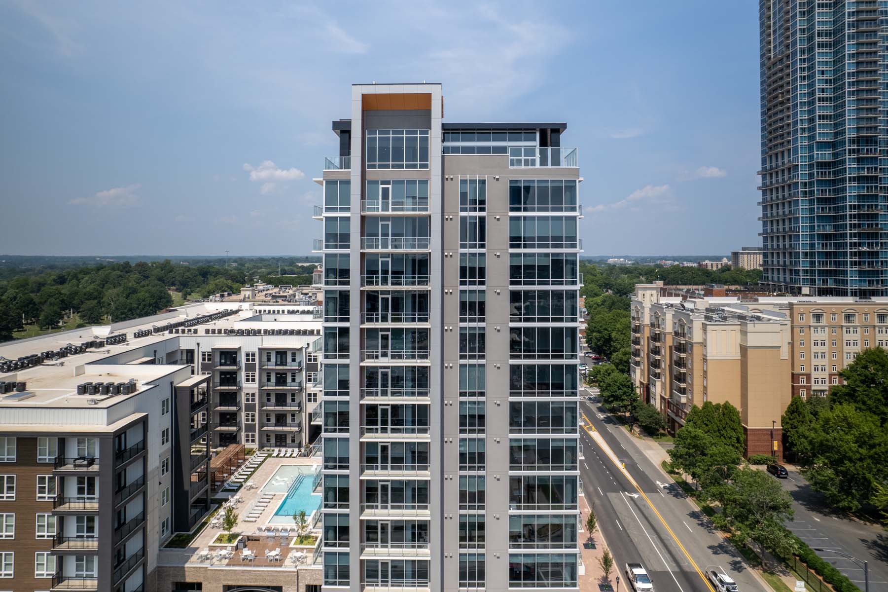 500 West Trade Street — photo 4