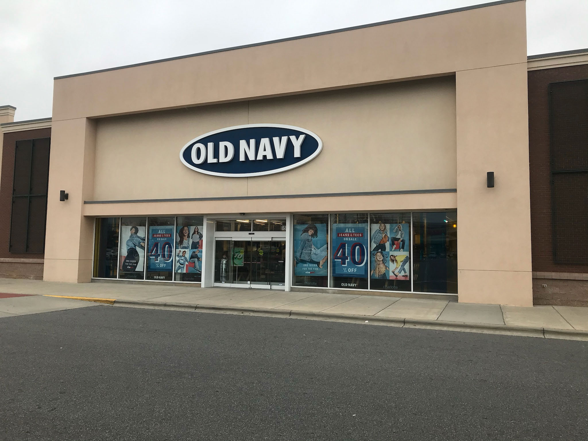 Commercial Storefronts — photo 3