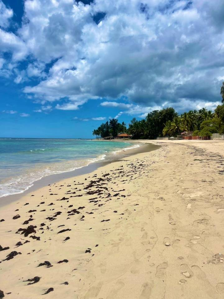 Terreno en 1 línea de playa Guayacanes.