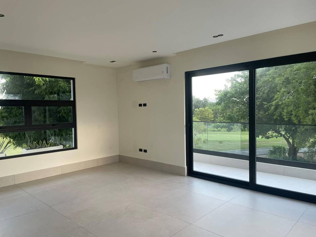 VILLA DE LUJO EN PLAYA NUEVA ROMANA