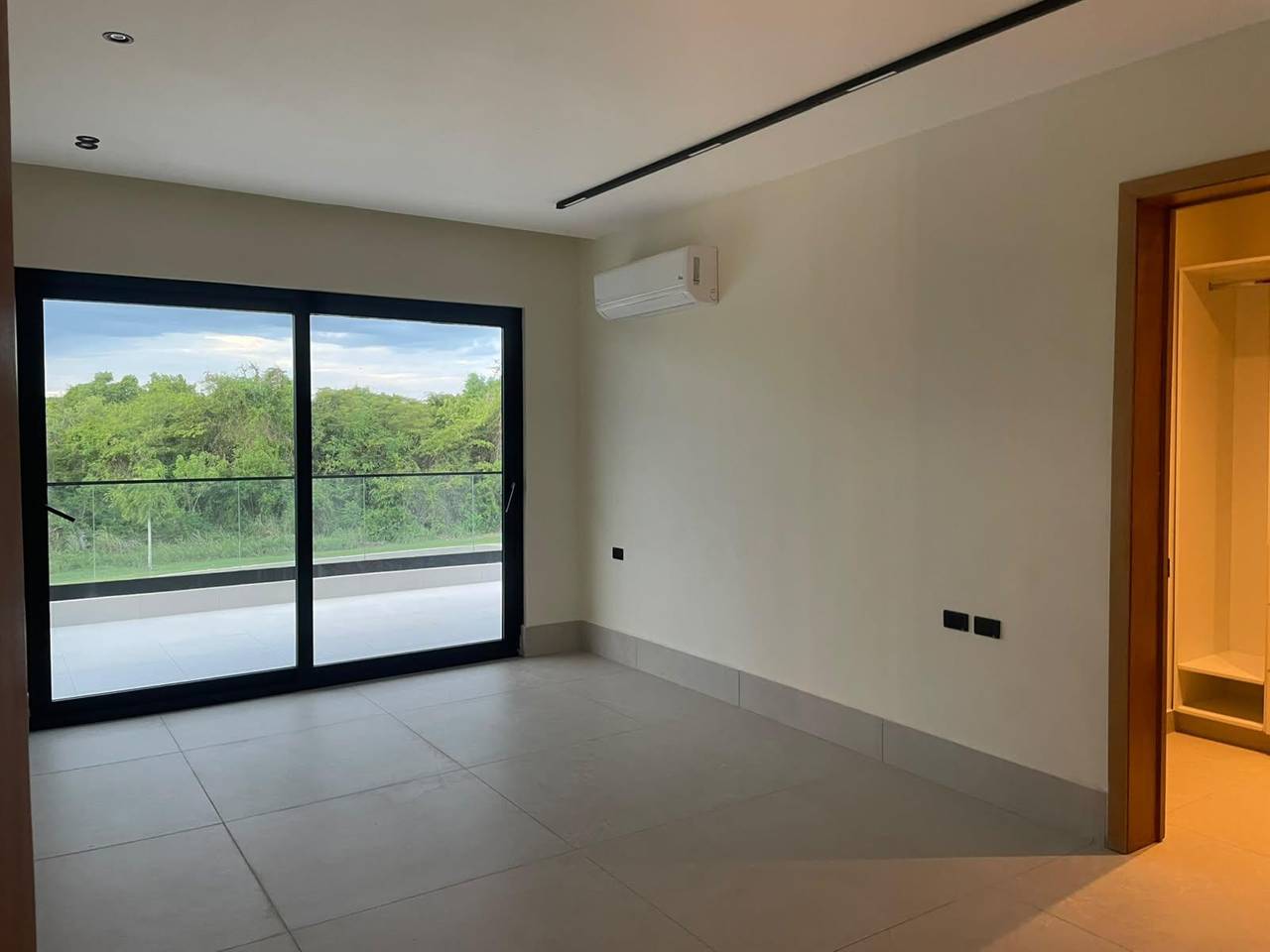 VILLA DE LUJO EN PLAYA NUEVA ROMANA