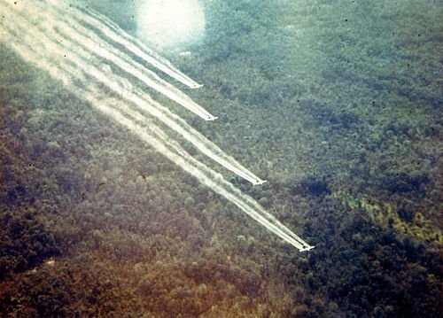Four-plane defoliant run, part of Operation Ranch Hand. Credit: Wikimedia .