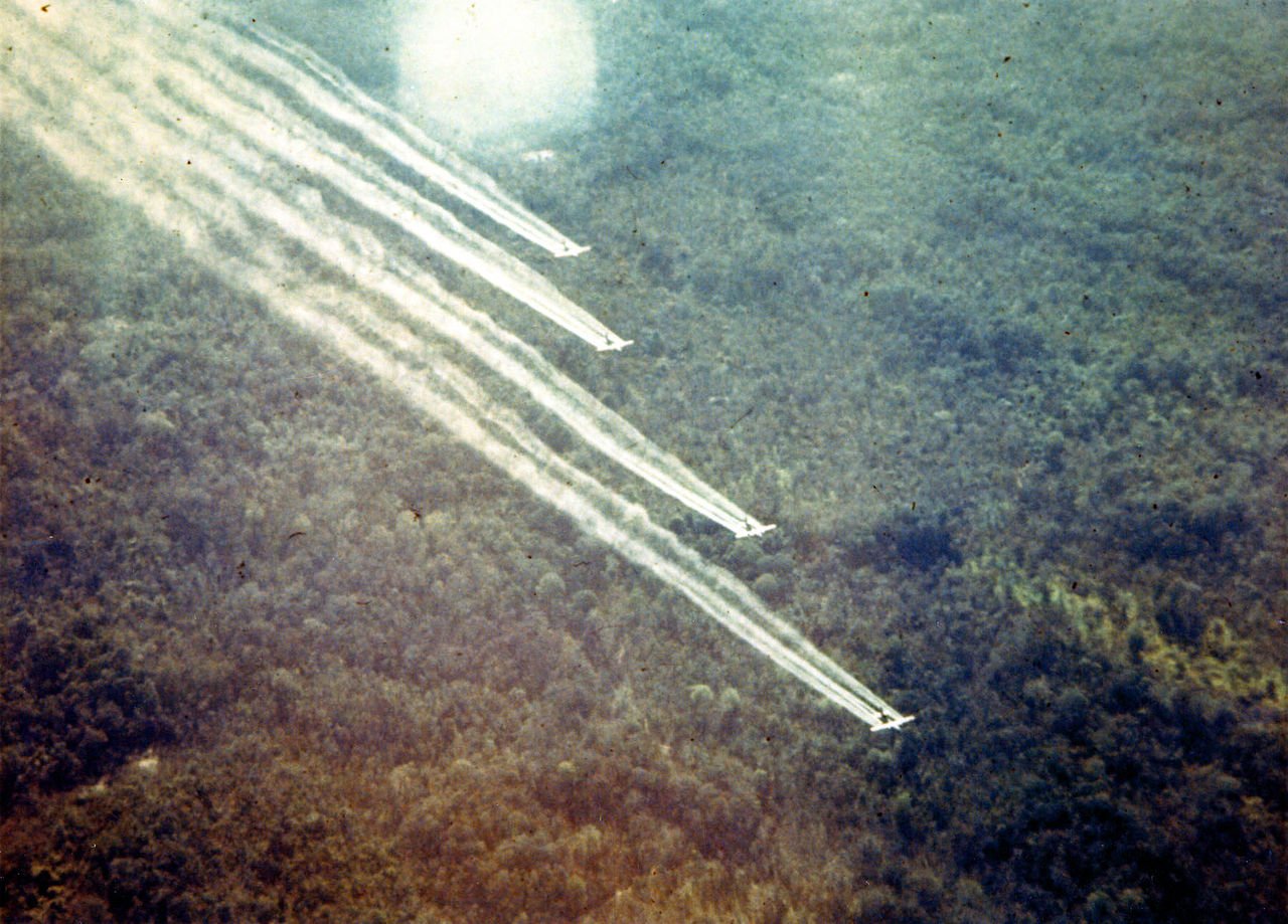 Ranch Hand Program: Four-ship formation on a defoliation spray run (Vietnam, 1960). Credit: US AirForce.