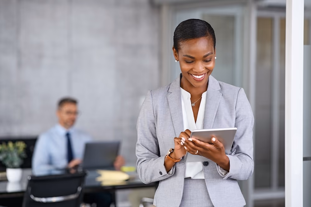 Lawyer using an AI legal assistant