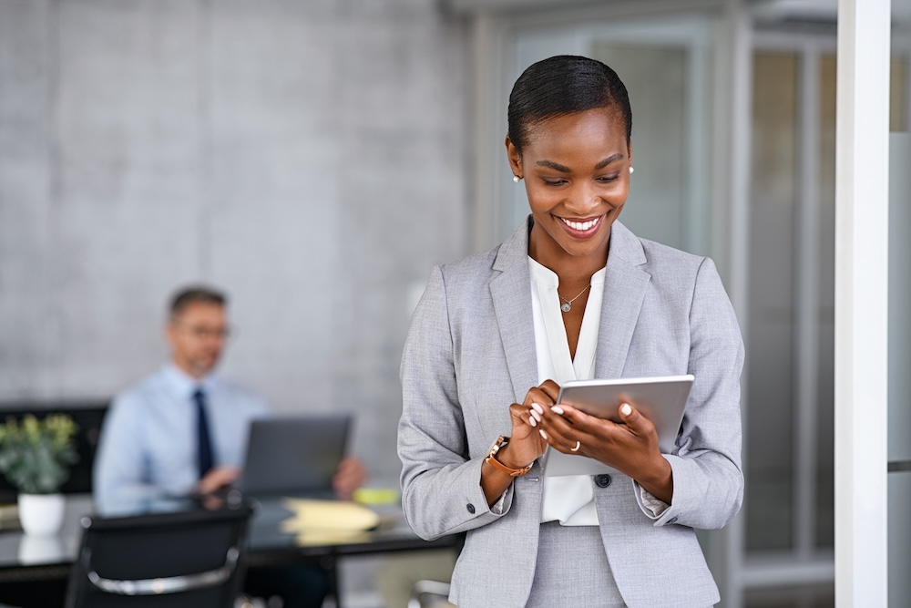 Lawyer using an AI legal assistant