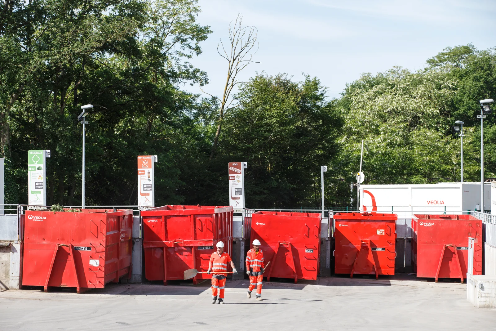 Expert Veolia en immersion terrain sur site déchèterie