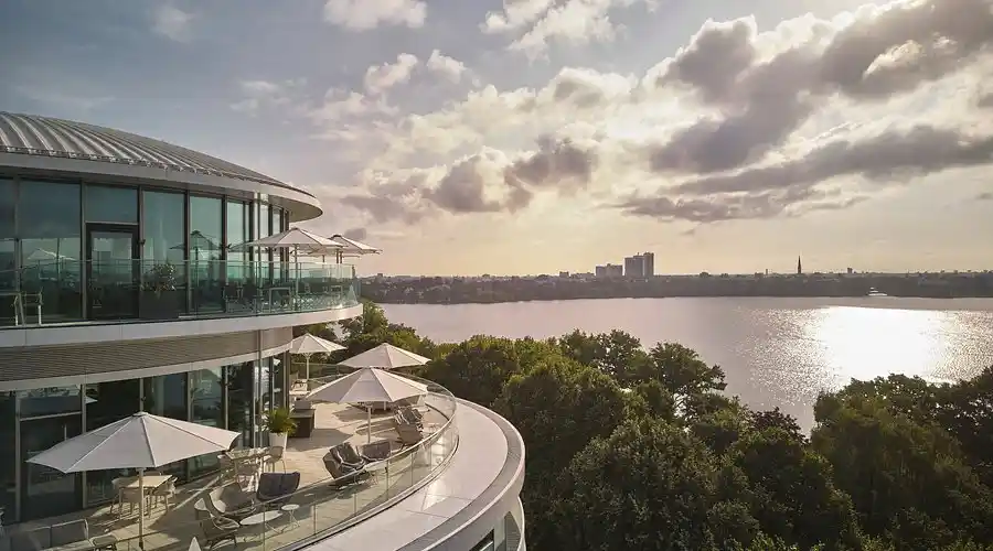 The Fontenay Hotel am Ufer der Außenalster in Hamburg