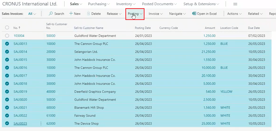 Screenshot of Business Central Sales Invoices list with Posting option highlighted.