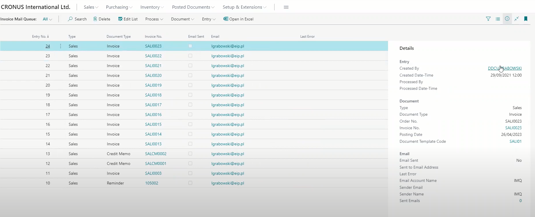Screenshot of Business Central Invoice Mail Queue list with entry details displayed on the right panel.