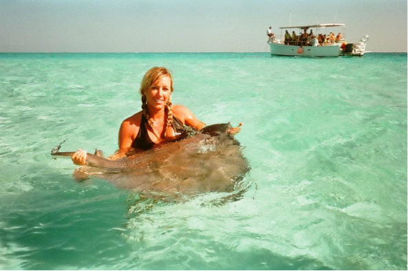 AP Psychology Unit 3: Kate holds a southern stingray at Stingray City. These stingrays have been classically conditioned to associate the sound of a boat motor with food