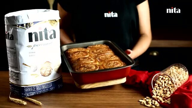 Pão Doce Recheado com Amendoim
