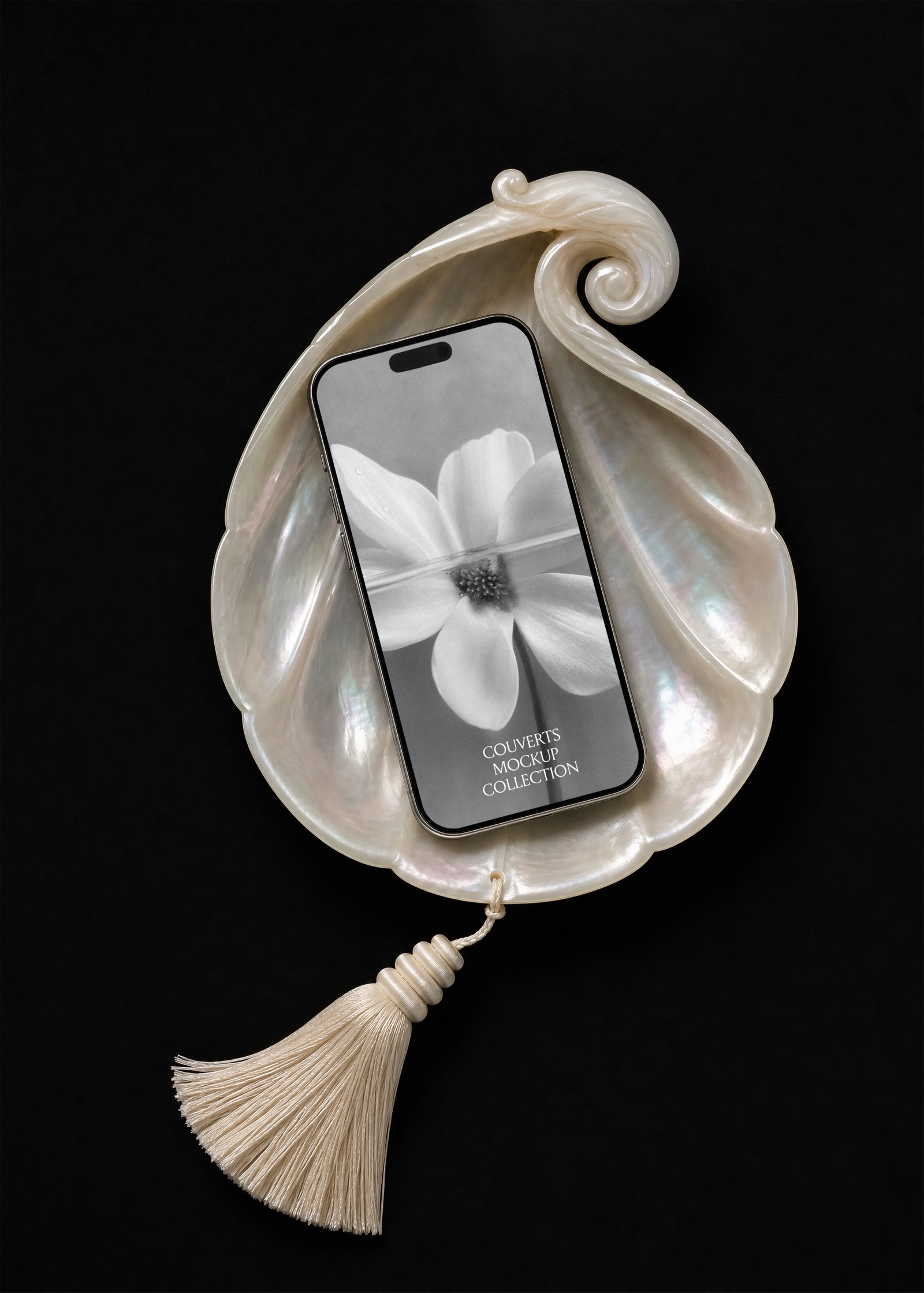 Édition 003 Couverts, lifestyle iPhone mockup