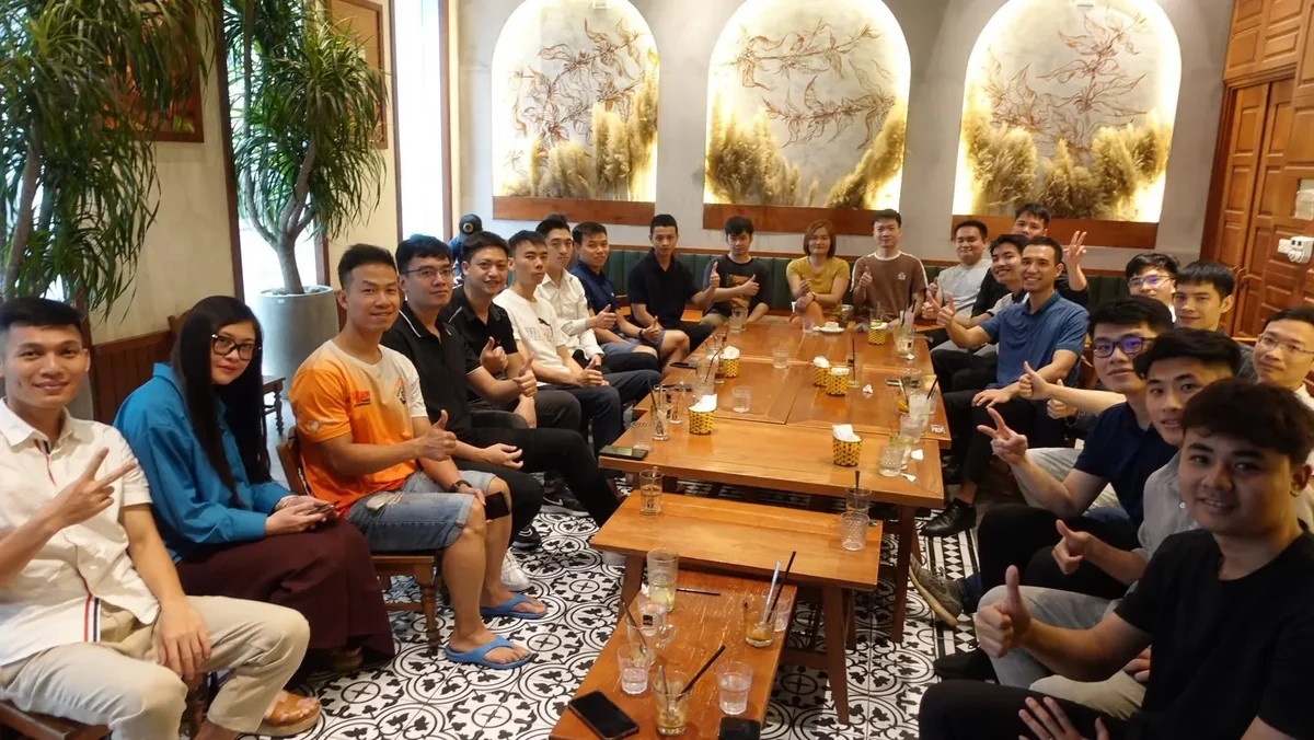 Thành viên Wecommit kết nối tại buổi networking