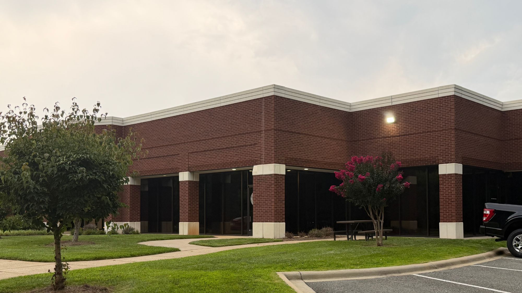 Federal office facility cleaned by Assett