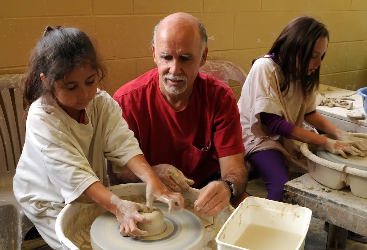Artist Outreach gives experienced artists age 55 and older the opportunity to use their talents, creativity, and experience to give back to their communities.