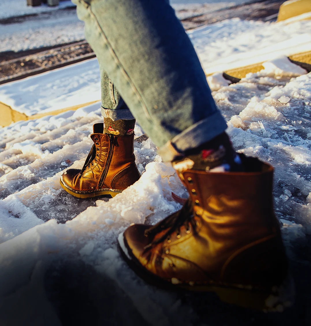 Rego Park fall injury attorney reviewing the circumstances and evidence surrounding a slip and fall accident to determine how the fall happened and who may be responsible.
