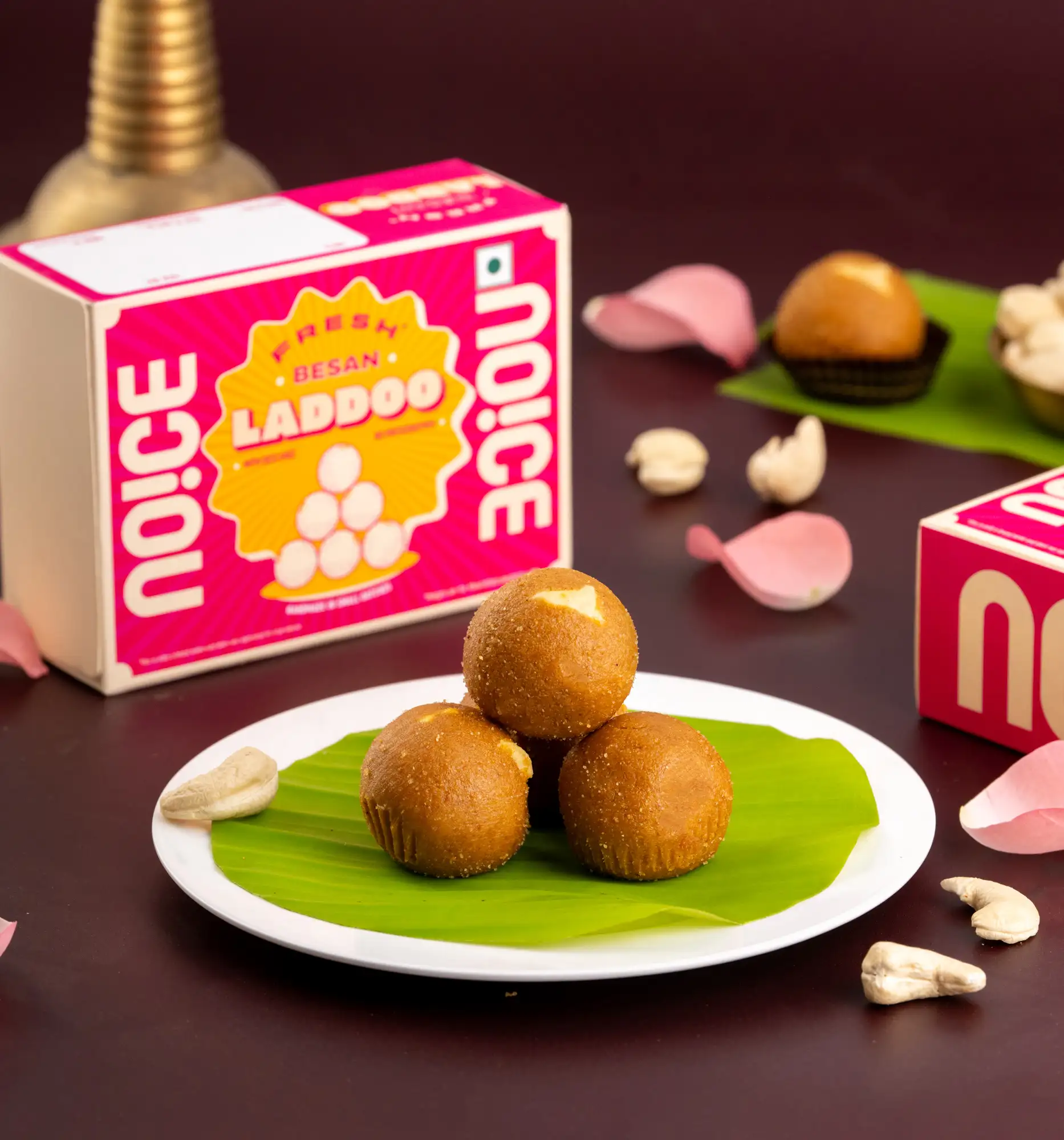NOICE Fresh Besan Ladoo made with desi ghee, cardamom, cashews, and hand-rolled with zero added preservatives.
