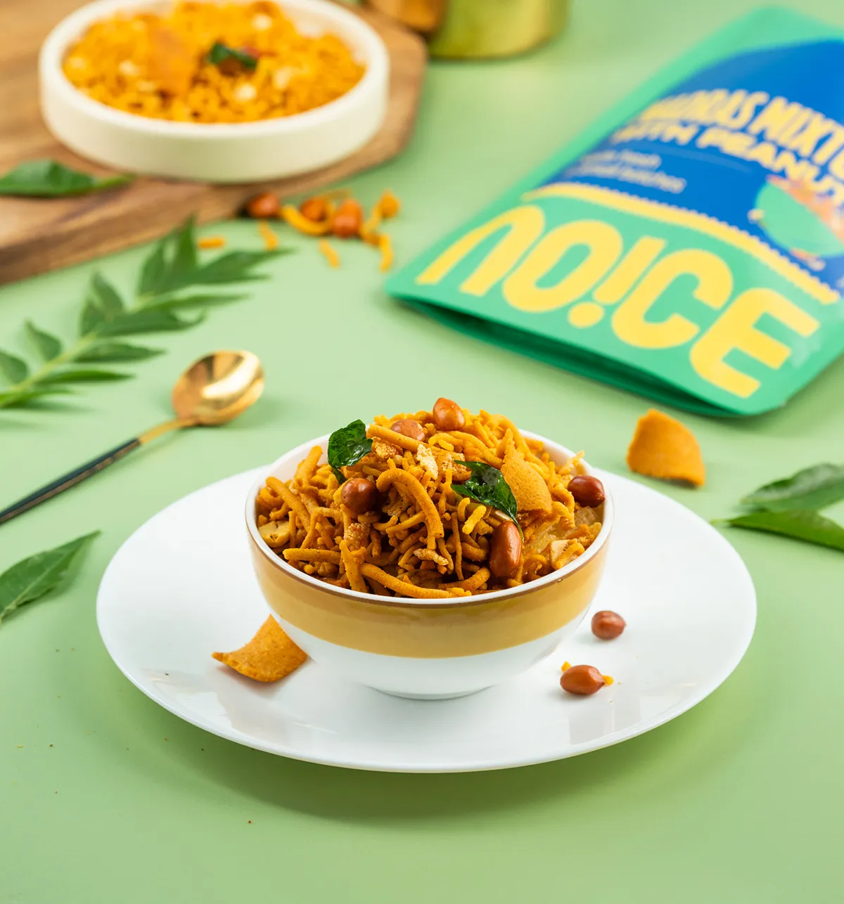NOICE Homestyle Madras Mixture with Peanuts, a crunchy traditional South Indian savory blend featuring pink salted sand-roasted peanuts, made without palm oil.