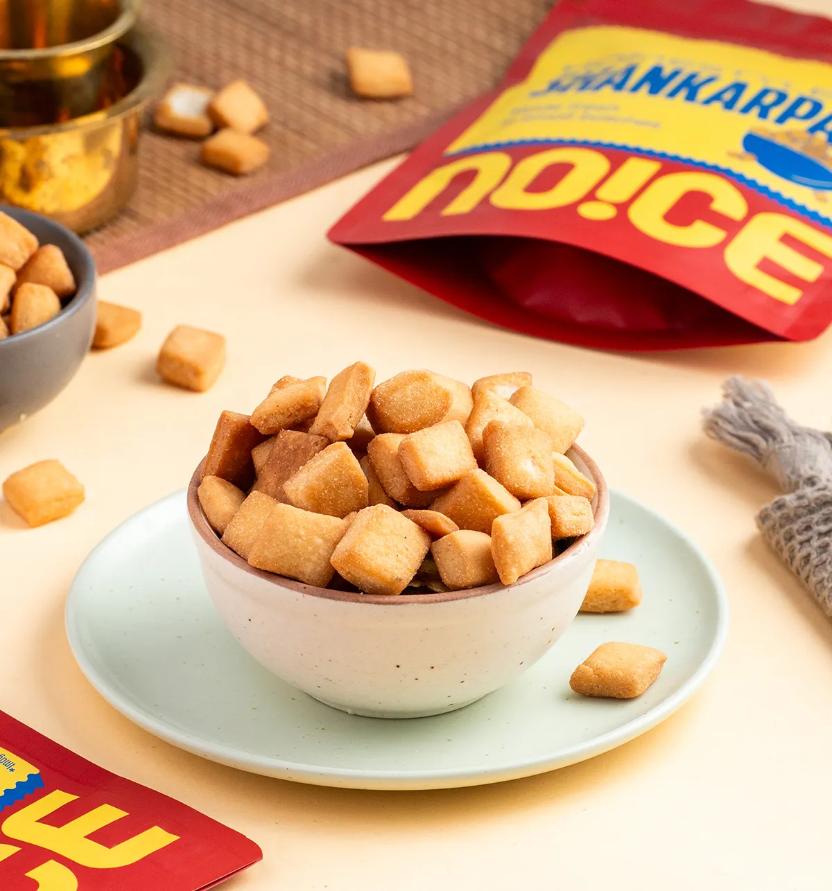 NOICE Homestyle Shankarpali, golden diamond-shaped crispy snacks made with an authentic Karnataka recipe and fresh rice bran oil, free from palm oil