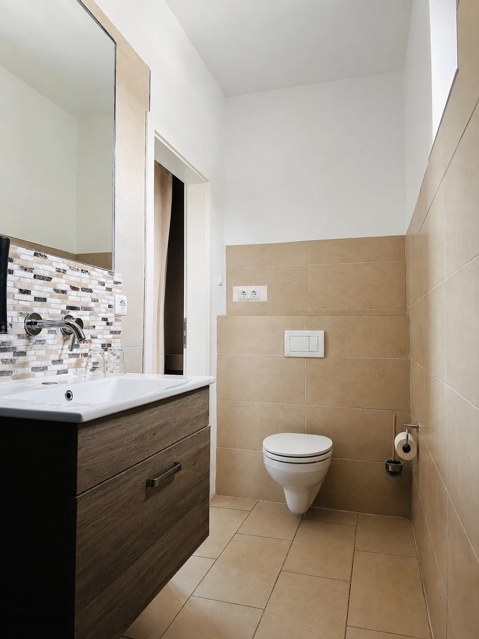 Badezimmer im Doppelzimmer bei BASE stay Erlangen