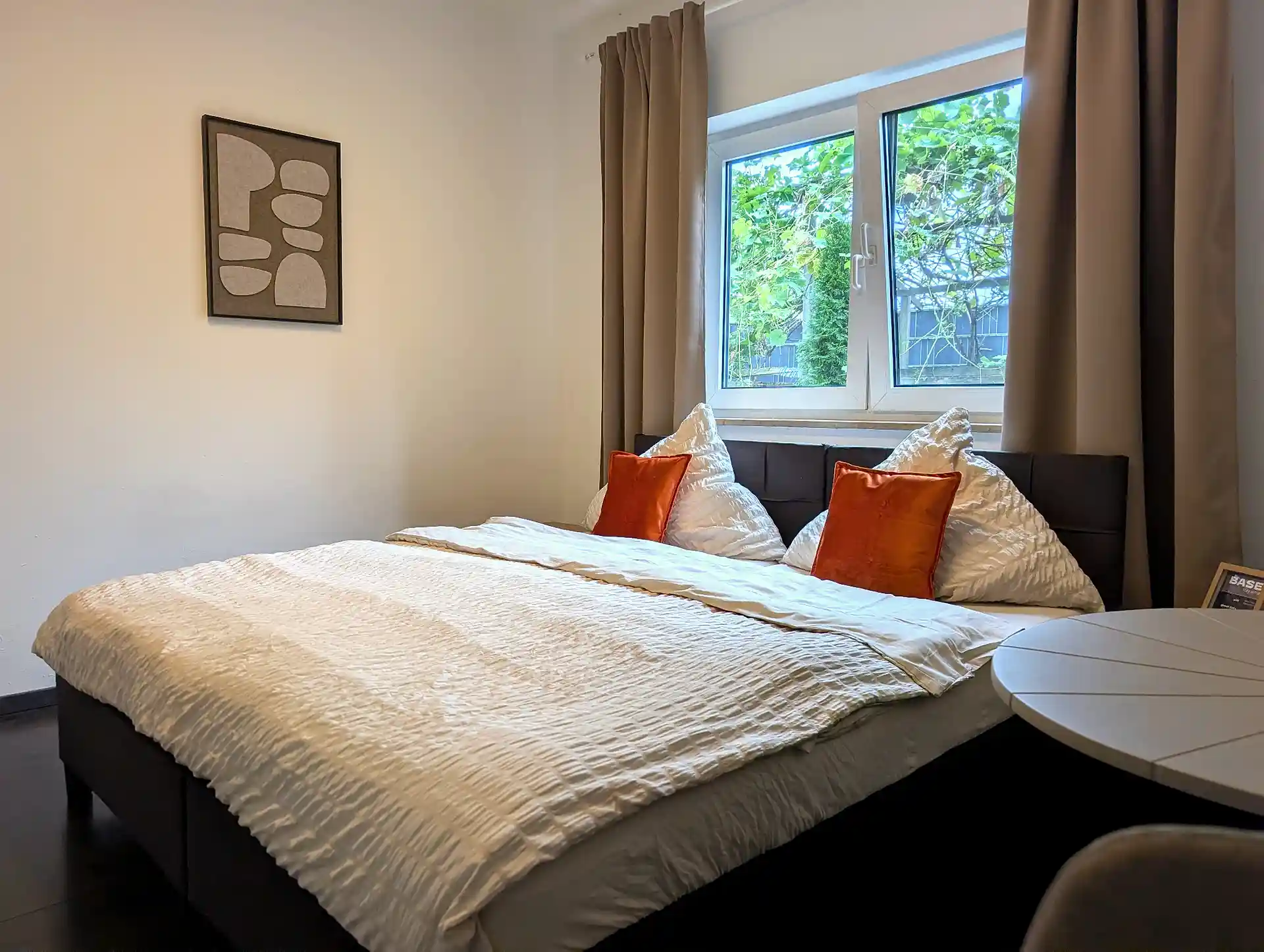 Doppelzimmer im Erdgeschoss bei BASE stay Erlangen