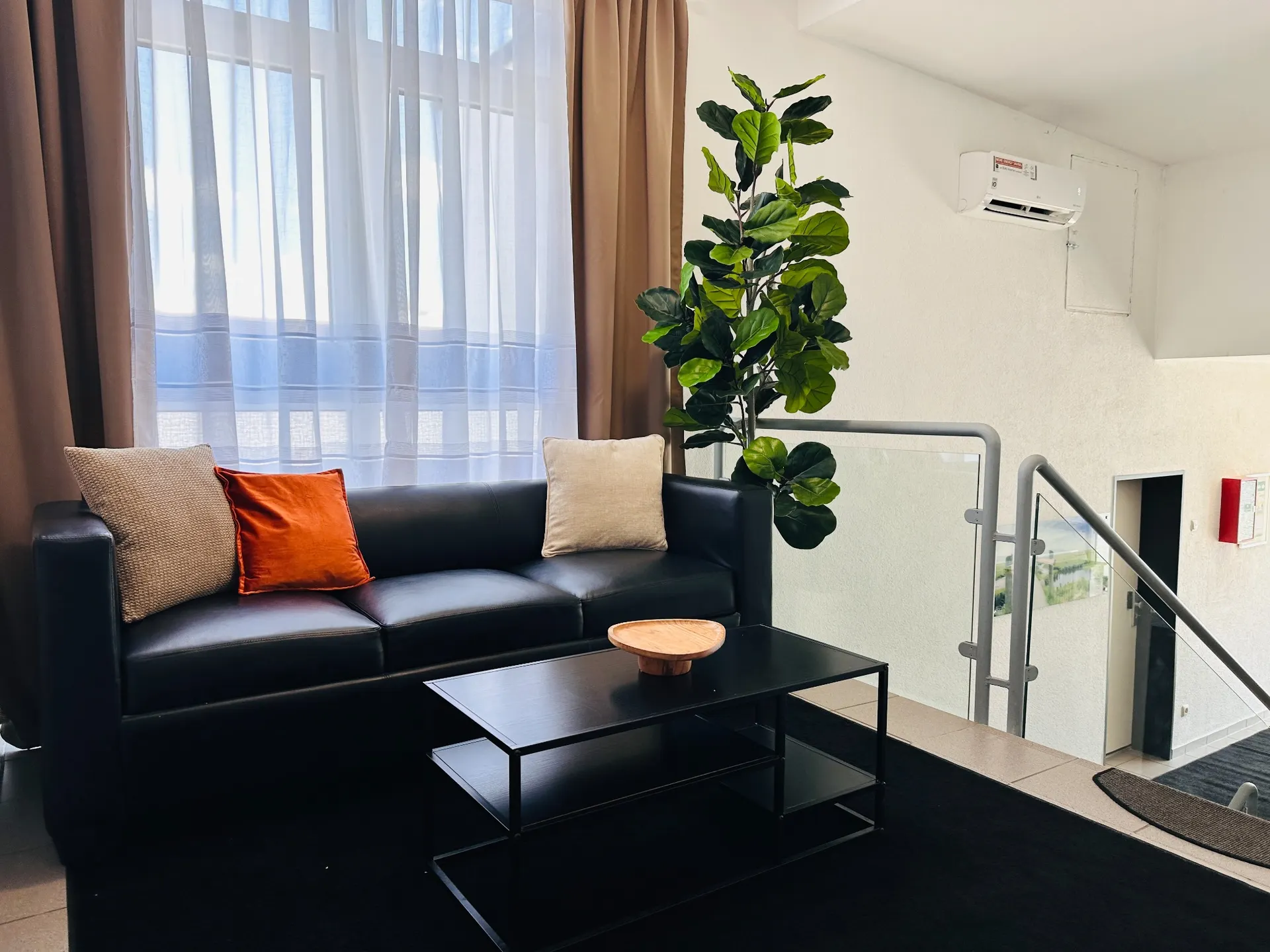 BASE 2. OG kleiner Lounge Bereich