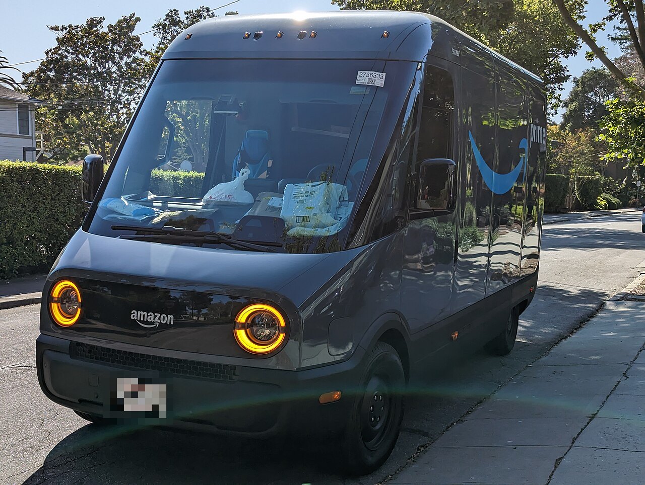 Amazon Rivian EDV-500 electric delivery van, front three-quarter view