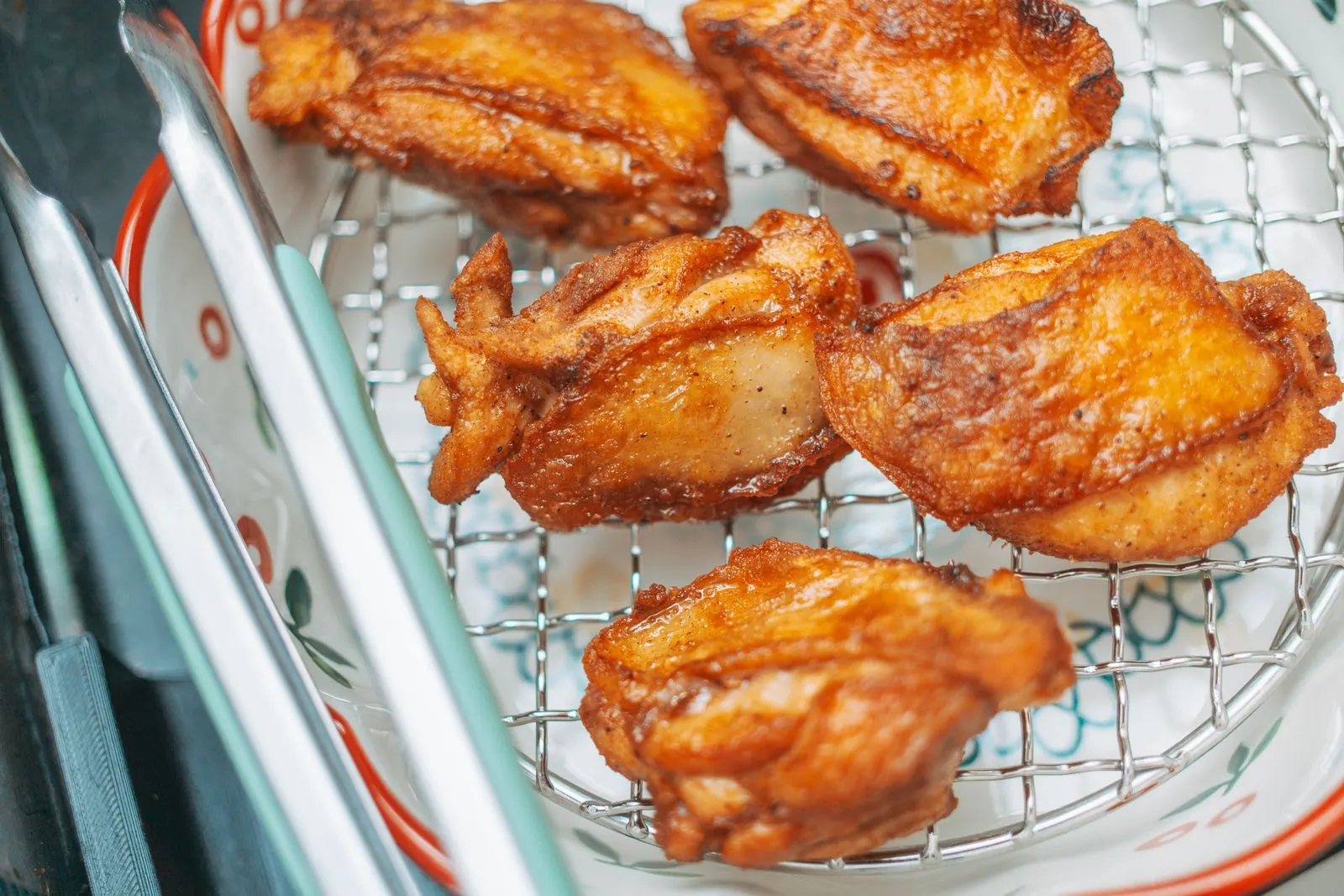 Crispy fried chicken wings at Gastro at 35