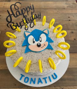 A Sonic the Hedgehog birthday cake for Tonatiu