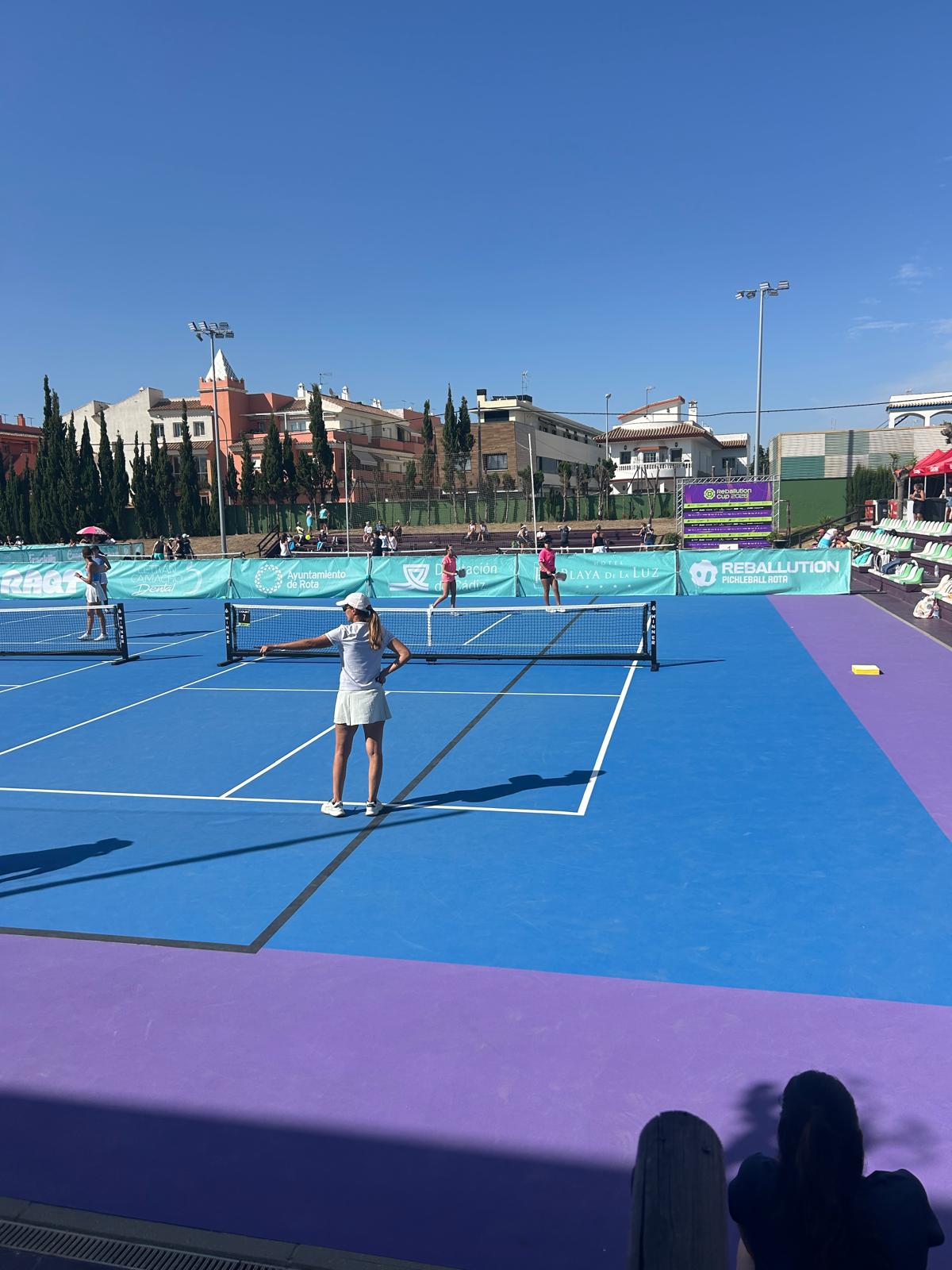 Outdoor pickleball courts in Rota