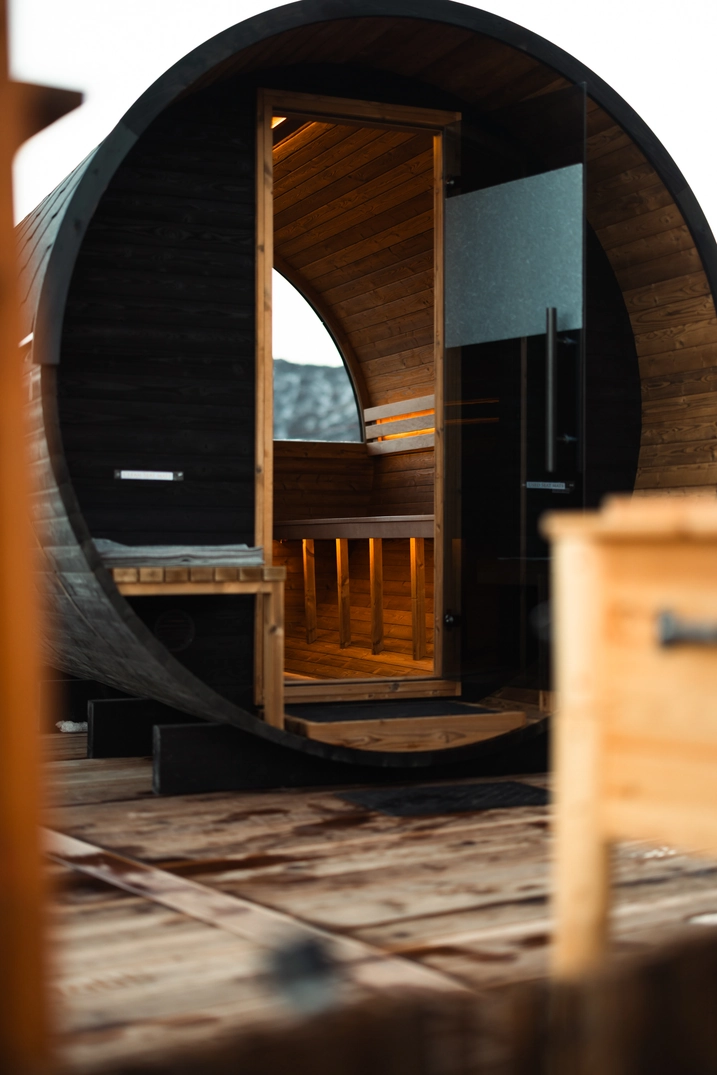Round entrance and glass door of the Soldier Hollow barrel sauna