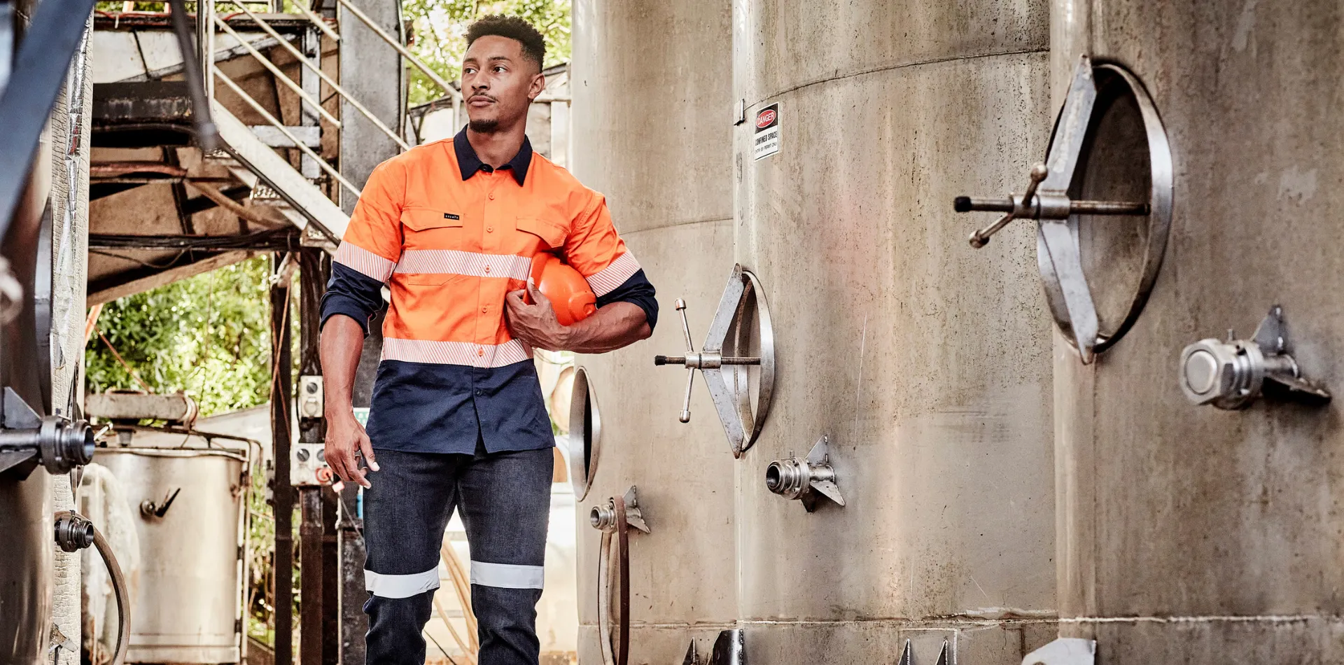 The Complete Guide to Understanding Hi-Vis Workwear Standards in Australia