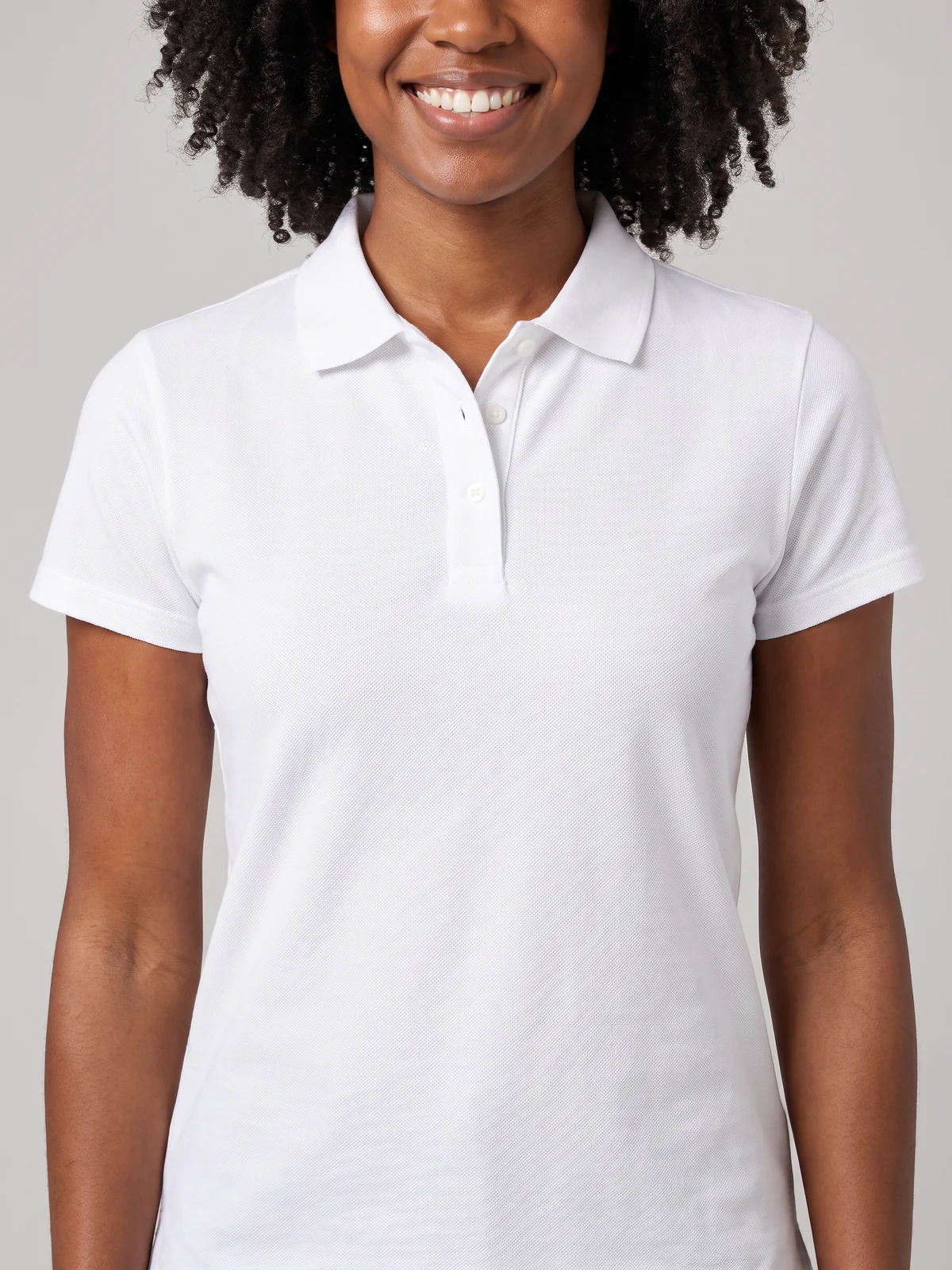 Kahve Polo - Ladies in White – close-up detail