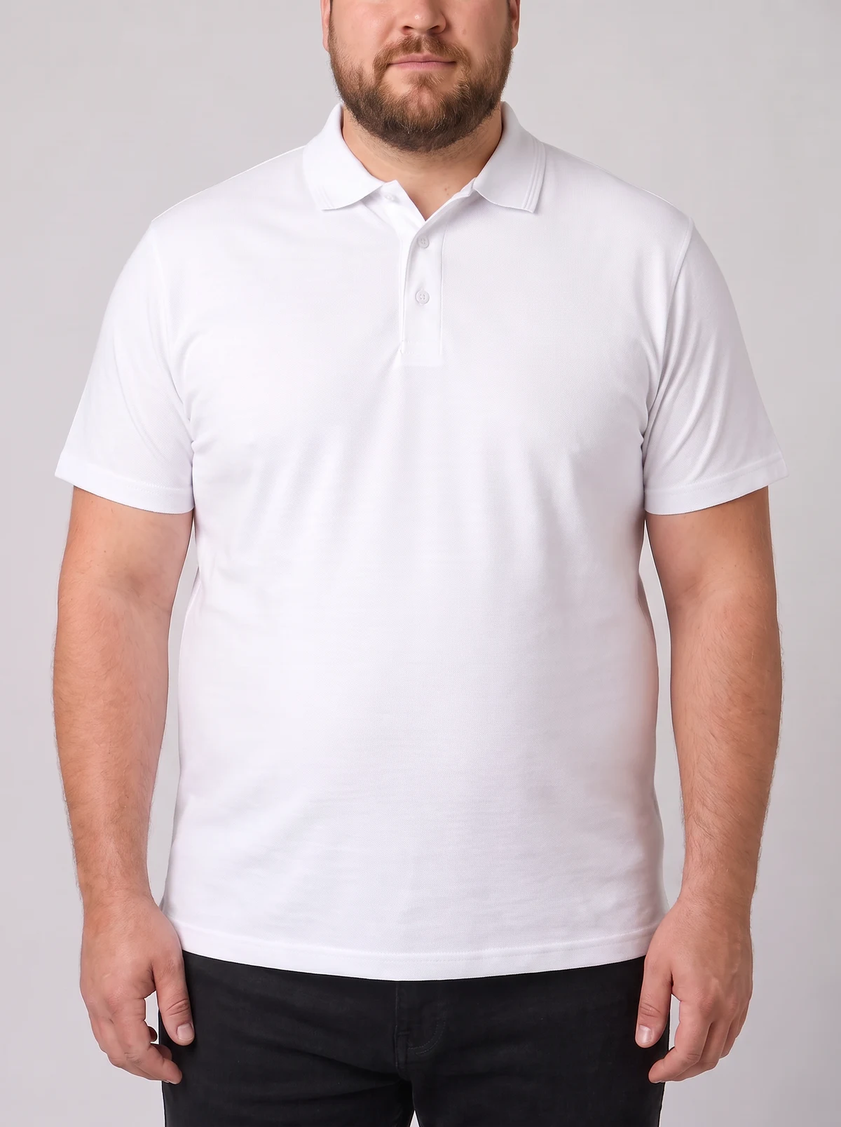210 Polo in White – close-up detail