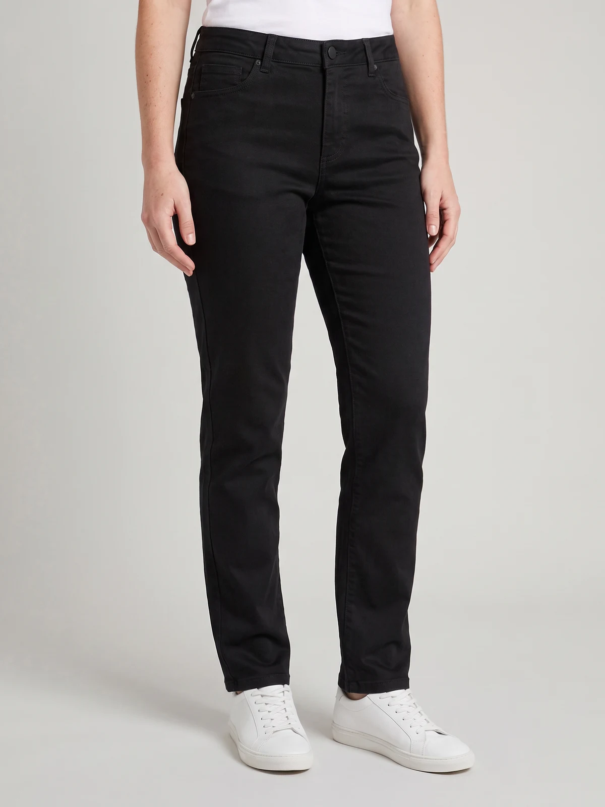 Ladies Lawson Chino Pant in Black – close-up detail
