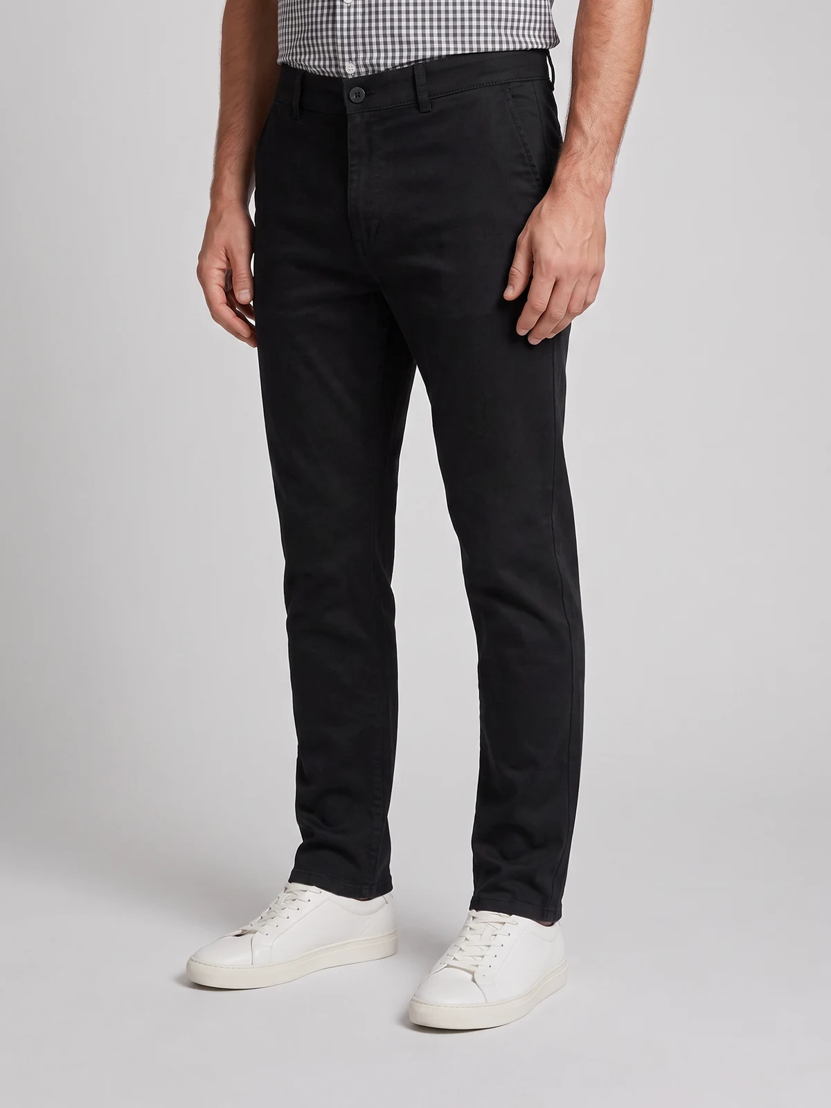 Men's Boston Chino in Black – close-up detail