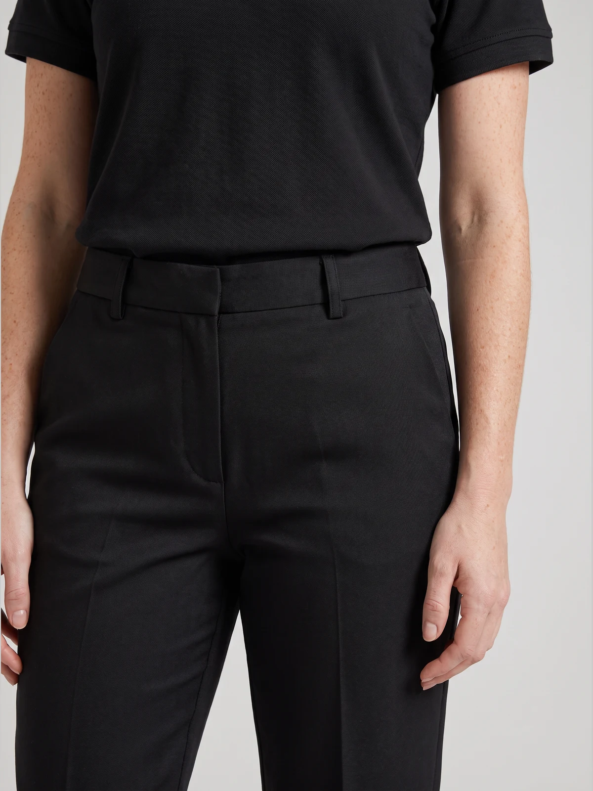 Ladies Signature Trouser in Black – close-up detail