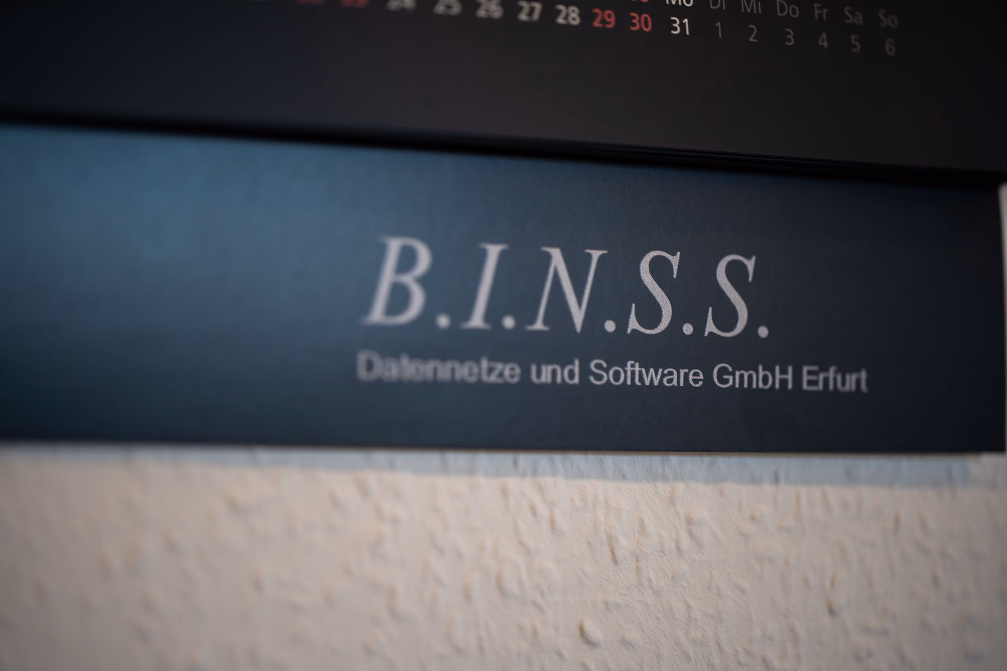 Firmenschild der B.I.N.S.S. Datennetze und Software GmbH in Erfurt