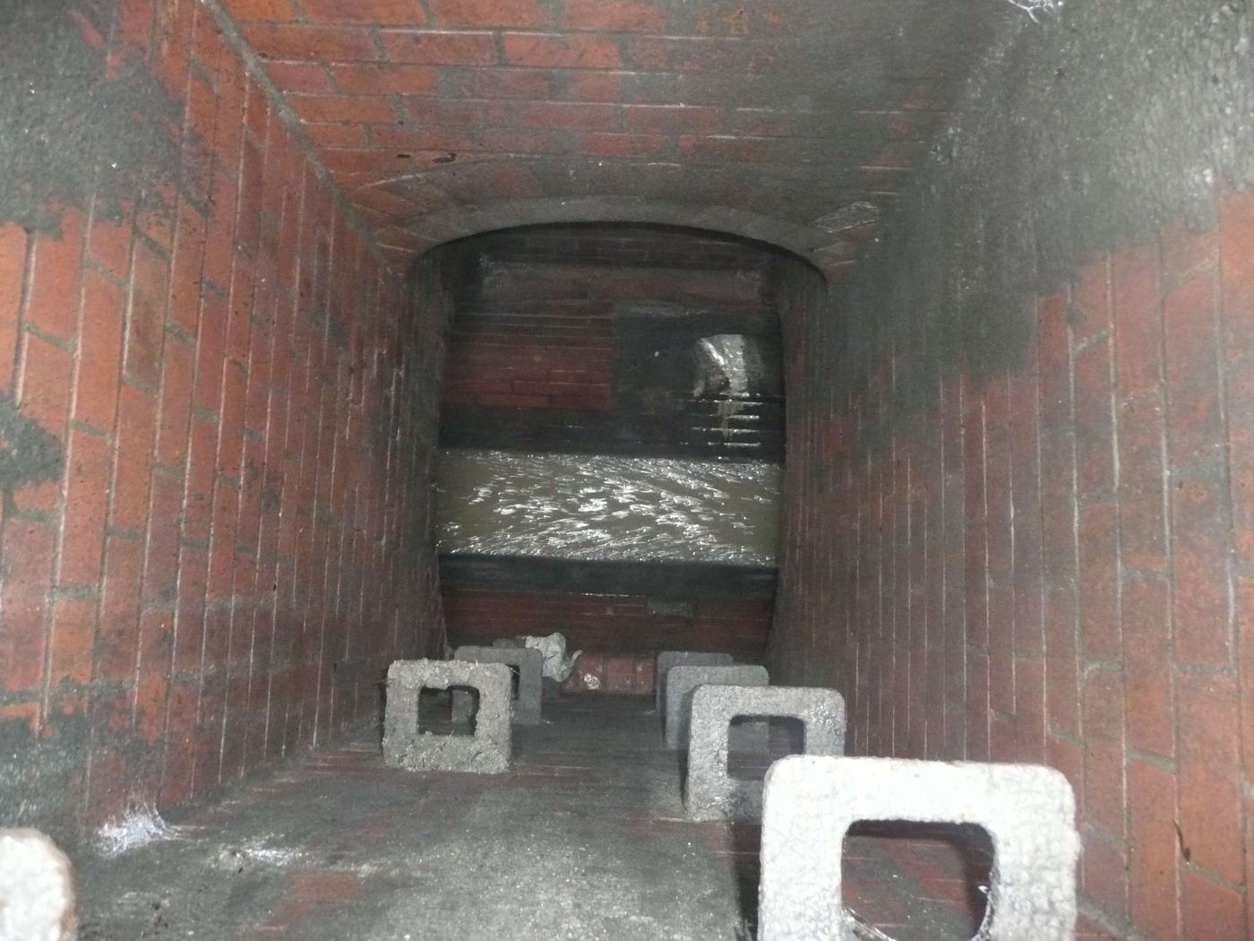 Kanalsanierung Roßmühlstraße: Blick in den sanierten Kanal