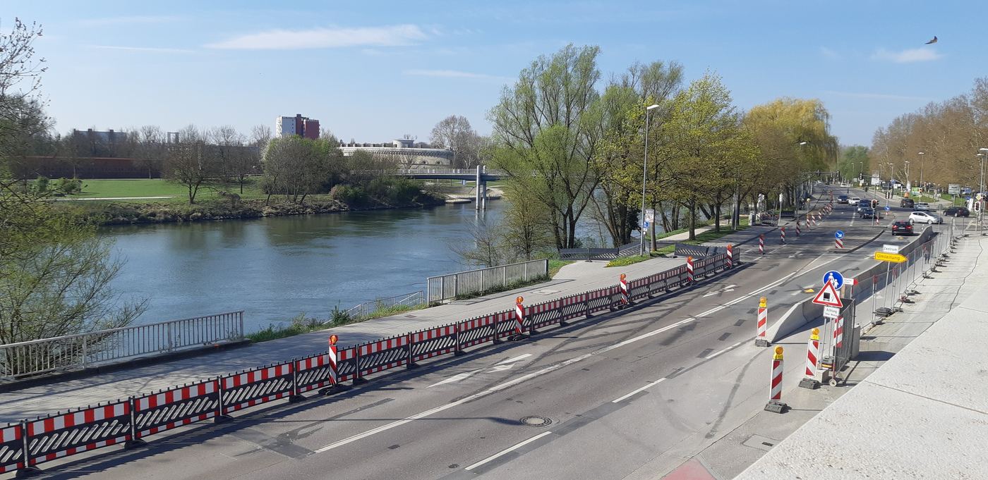 Umgestaltung Roßmühlstraße und Schloßlände in Ingolstadt: Straße entlang der Donau