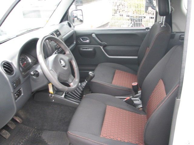 Suzuki Jimny 1.3 4WD Black&White