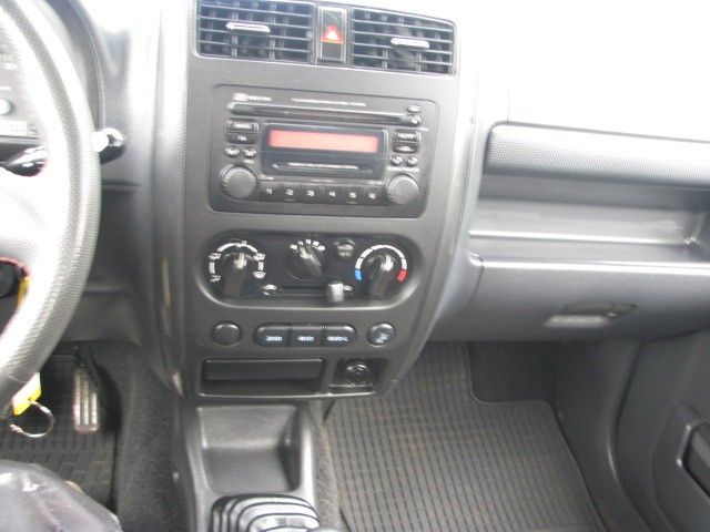 Suzuki Jimny 1.3 4WD Black&White