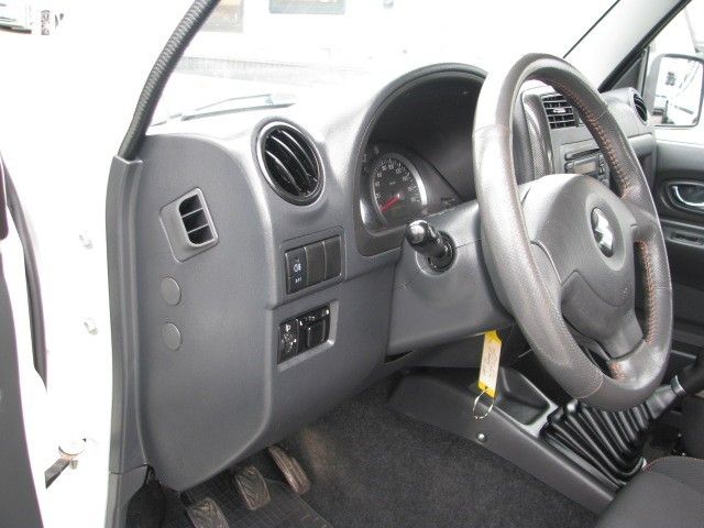 Suzuki Jimny 1.3 4WD Black&White