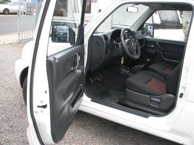 Suzuki Jimny 1.3 4WD Black&White