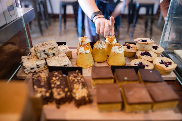 Min cake display at Big Fig in Wanaka.